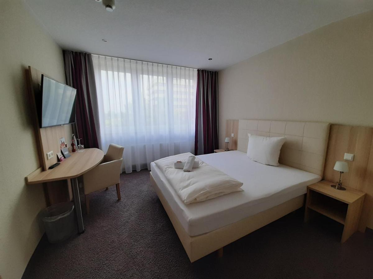 Hotel Siebenschlaefer Am Wasserturm Алсдорф Екстериор снимка