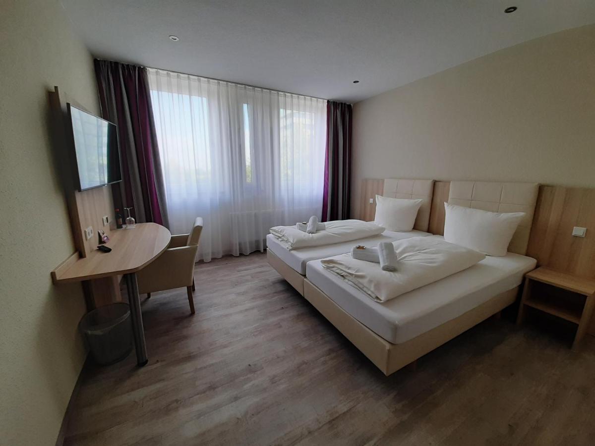 Hotel Siebenschlaefer Am Wasserturm Алсдорф Екстериор снимка