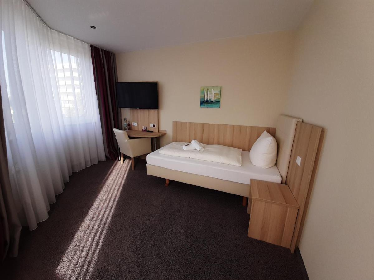 Hotel Siebenschlaefer Am Wasserturm Алсдорф Екстериор снимка